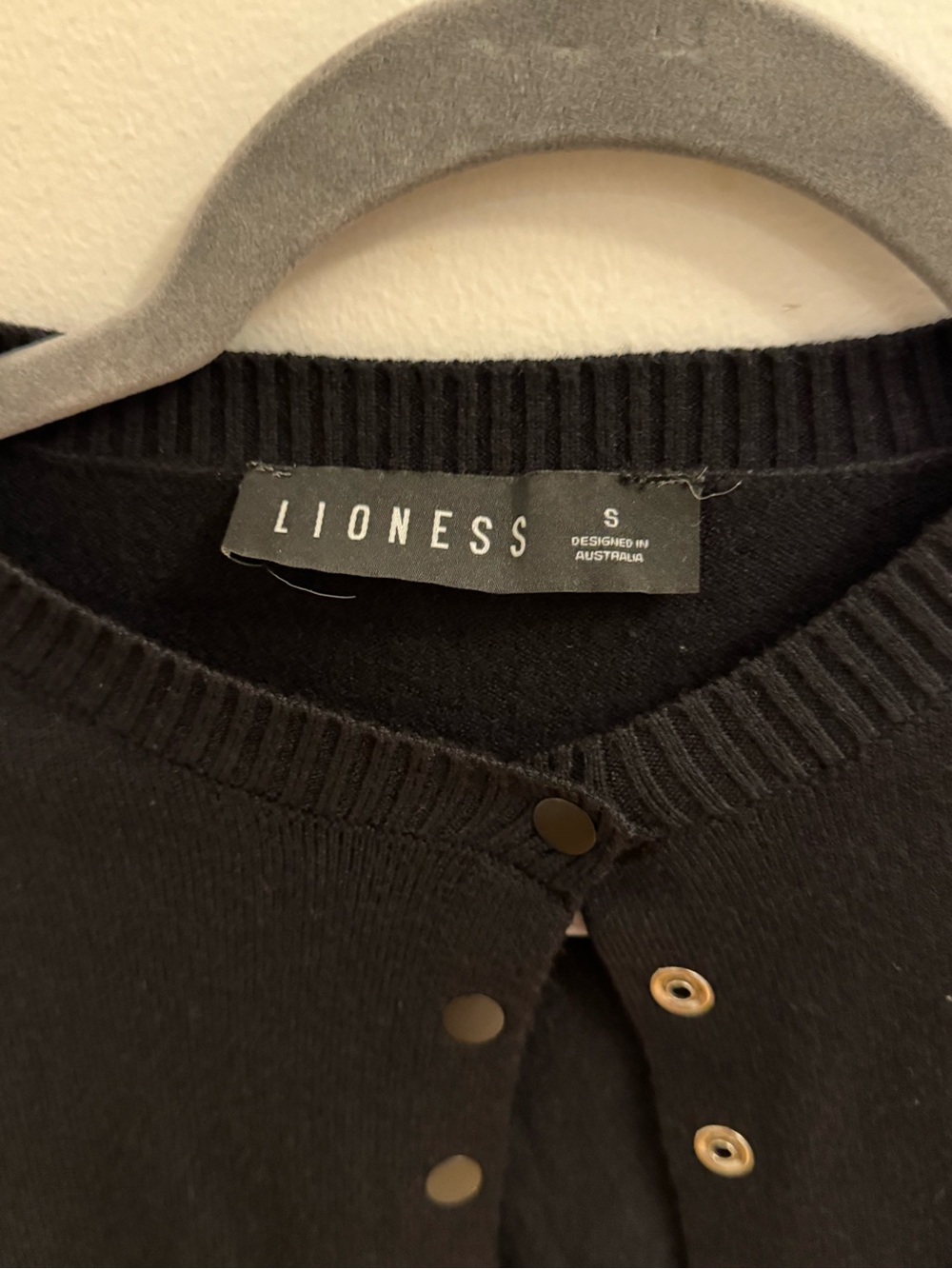 Lioness head in the clouds cardigan - Picture 7 of 9